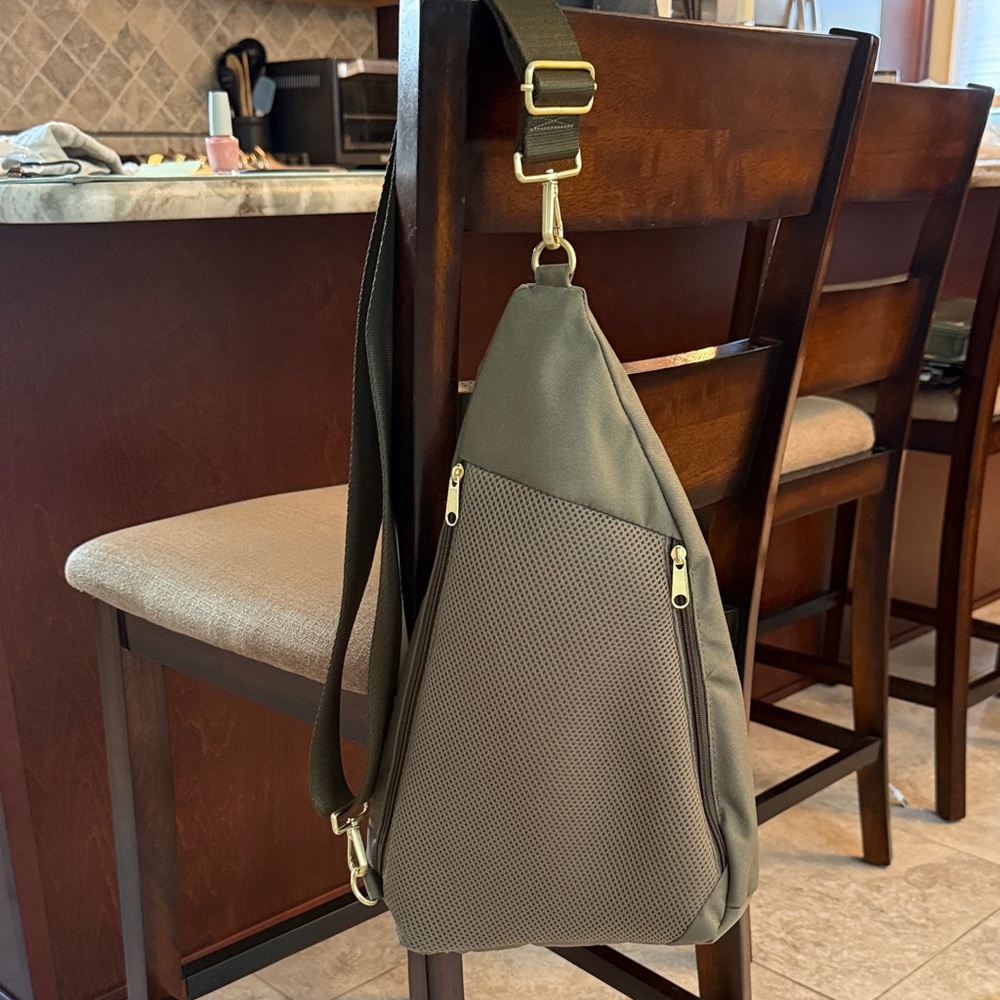 Stylish Green Sling Bag Medium size. Brand New